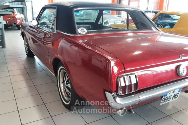 Ford Mustang 289 CI V8 TOIT VINYLE ROUGE - <small></small> 36.900 € <small>TTC</small> - #18