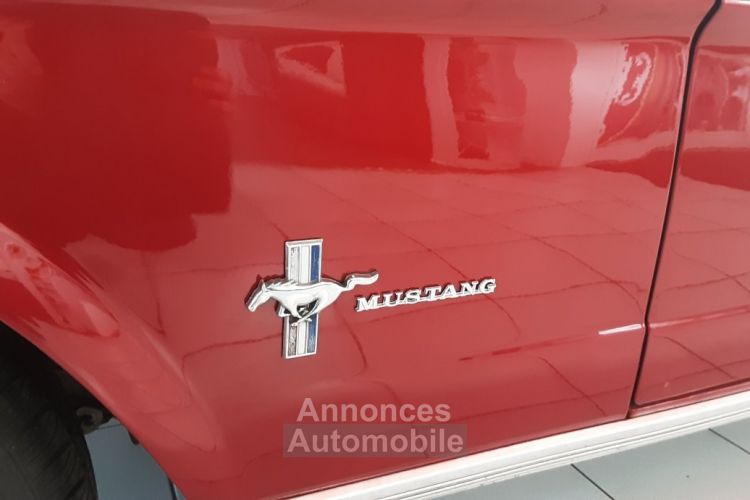 Ford Mustang 289 CI V8 TOIT VINYLE ROUGE - <small></small> 36.900 € <small>TTC</small> - #25