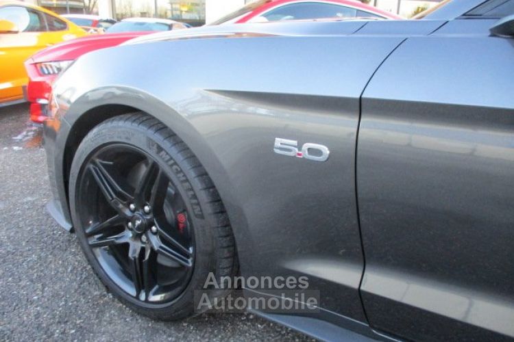 Ford Mustang 5.0 gt cabriolet phase 2 échappement inox visible et disponible sur notre parc 51900 € - <small></small> 51.900 € <small>TTC</small> - #11