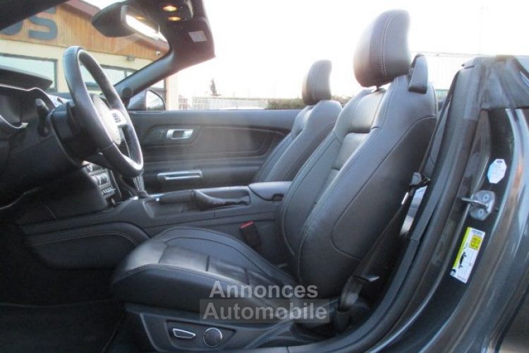 Ford Mustang 5.0 gt cabriolet phase 2 échappement inox visible et disponible sur notre parc 51900 € - <small></small> 51.900 € <small>TTC</small> - #13