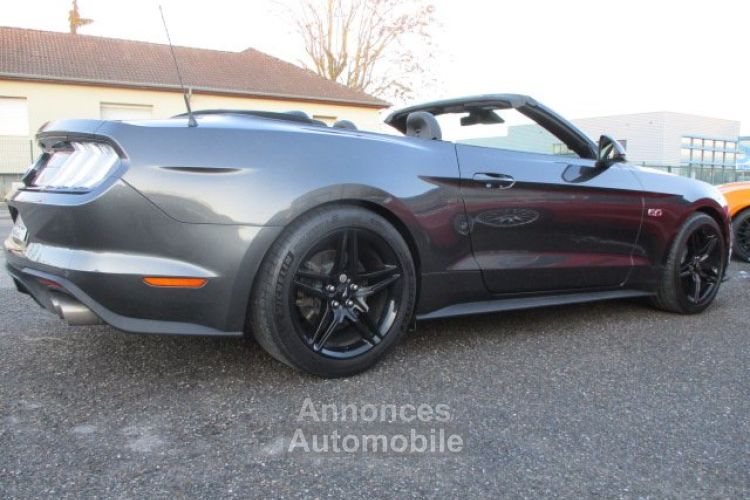 Ford Mustang 5.0 gt cabriolet phase 2 échappement inox visible et disponible sur notre parc 51900 € - <small></small> 51.900 € <small>TTC</small> - #17