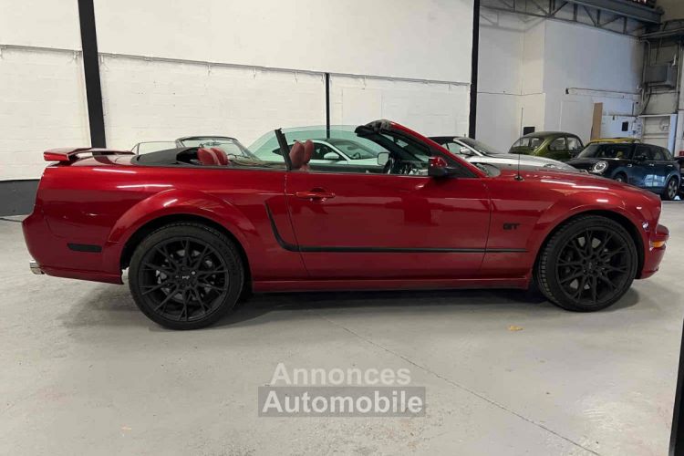 Ford Mustang Convertible V8 BVA CABRIOLET V8 ROUGE BORDEAUX - BVA - CAMERA - ECHAPPEMENT INOX - COLLECTEUR - ARBRES A CAMES - KIT GROS FREINS BREMBO - - <small></small> 29.990 € <small>TTC</small> - #5