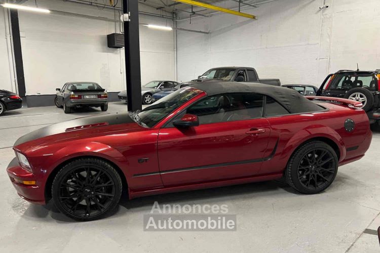 Ford Mustang Convertible V8 BVA CABRIOLET V8 ROUGE BORDEAUX - BVA - CAMERA - ECHAPPEMENT INOX - COLLECTEUR - ARBRES A CAMES - KIT GROS FREINS BREMBO - - <small></small> 29.990 € <small>TTC</small> - #17