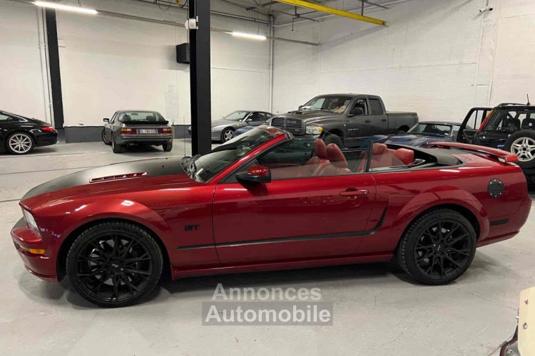 Ford Mustang Convertible V8 BVA CABRIOLET V8 ROUGE BORDEAUX - BVA - CAMERA - ECHAPPEMENT INOX - COLLECTEUR - ARBRES A CAMES - KIT GROS FREINS BREMBO - - <small></small> 29.990 € <small>TTC</small> - #18