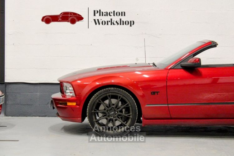 Ford Mustang Convertible V8 BVA CABRIOLET V8 ROUGE BORDEAUX - BVA - CAMERA - ECHAPPEMENT INOX - COLLECTEUR - ARBRES A CAMES - KIT GROS FREINS BREMBO - - <small></small> 29.990 € <small>TTC</small> - #39