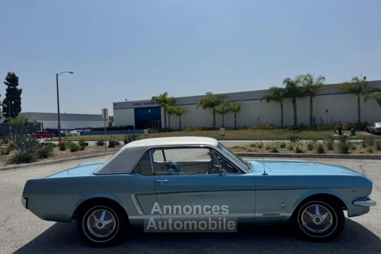 Ford Mustang COUPE BLEUE TOIT VINYLE BLANC 1965 - <small></small> 39.900 € <small>TTC</small> - #4