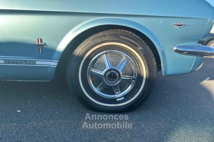 Ford Mustang COUPE BLEUE TOIT VINYLE BLANC 1965 - <small></small> 39.900 € <small>TTC</small> - #28