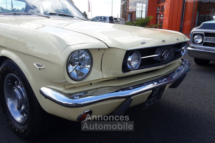 Ford Mustang COUPE JAUNE TOIT VINYLE CODE A GT - <small></small> 40.500 € <small>TTC</small> - #8