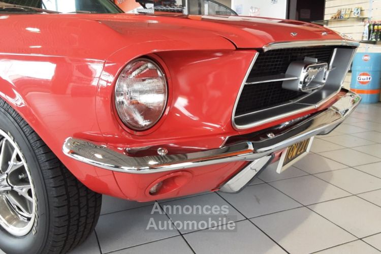 Ford Mustang COUPE ROUGE TOIT VINYLE BLANC 289CI V8 1967 - <small></small> 39.900 € <small>TTC</small> - #3