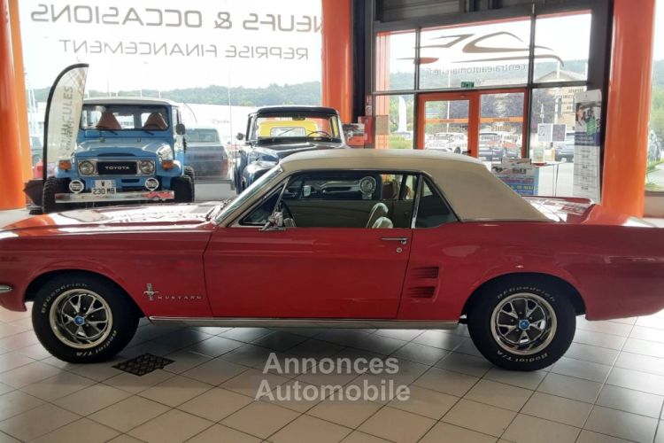 Ford Mustang COUPE ROUGE TOIT VINYLE BLANC 289CI V8 1967 - <small></small> 39.900 € <small>TTC</small> - #5