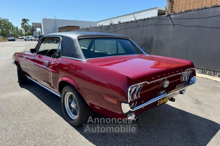 Ford Mustang COUPE TOIT VINYLE NOIR ROUGE 1968 CODE C - <small></small> 38.900 € <small>TTC</small> - #4