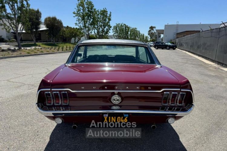 Ford Mustang COUPE TOIT VINYLE NOIR ROUGE 1968 CODE C - <small></small> 38.900 € <small>TTC</small> - #6