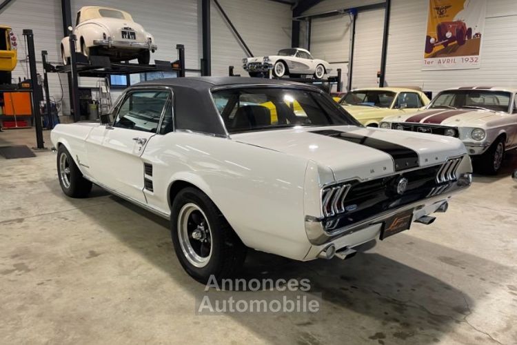 Ford Mustang COUPE V8 TOIT VINYL - <small></small> 43.000 € <small>TTC</small> - #2