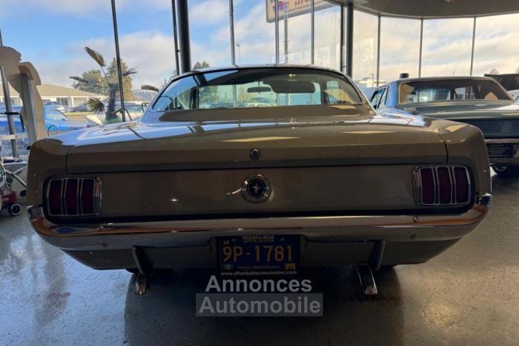 Ford Mustang FASTBACK 289 ci V8 champagne - <small></small> 63.500 € <small>TTC</small> - #9