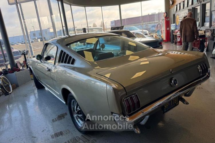 Ford Mustang FASTBACK 289 ci V8 champagne - <small></small> 63.500 € <small>TTC</small> - #13