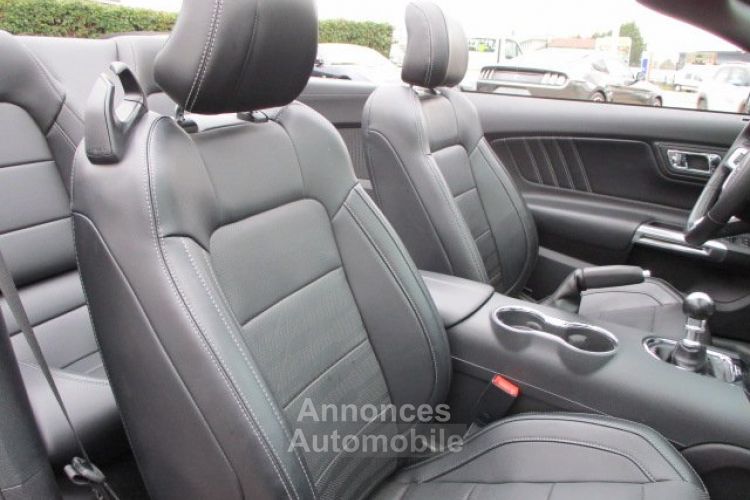 Ford Mustang V8 5.0 GT cabriolet *dispo et visible sur notre parc* boite méca pack premium 41900 € - <small></small> 41.900 € <small>TTC</small> - #4