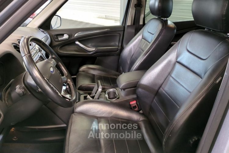 Ford S-MAX 2.0 TDCI 140CH FAP TITANIUM GPS POWERSHIFT 7 PLACES - Prix sur Demande - #3