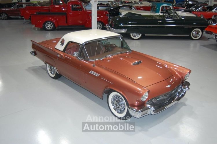 Ford Thunderbird E-Code Convertible  - <small></small> 121.800 € <small>TTC</small> - #23