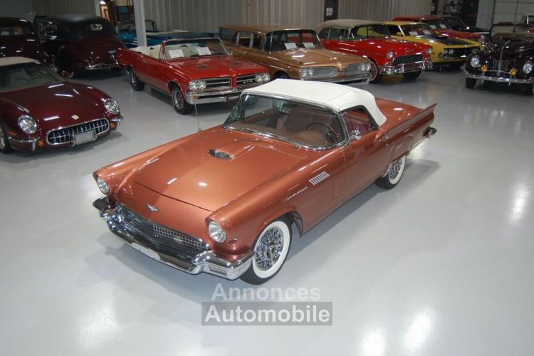 Ford Thunderbird E-Code Convertible  - <small></small> 121.800 € <small>TTC</small> - #37