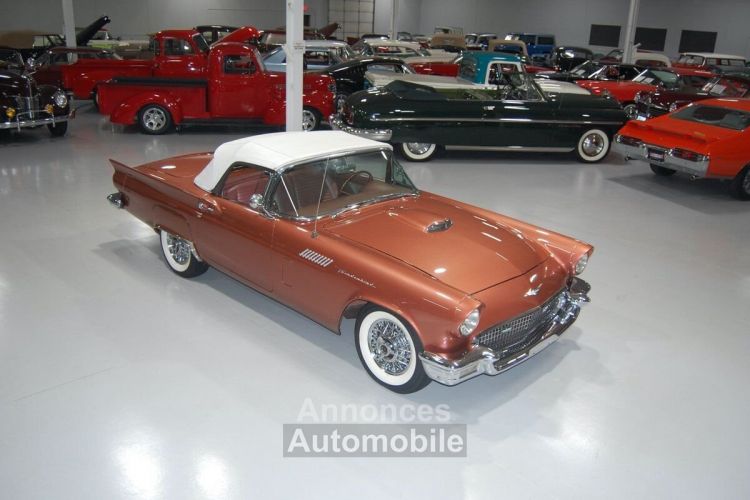 Ford Thunderbird E-Code Convertible  - <small></small> 121.800 € <small>TTC</small> - #39