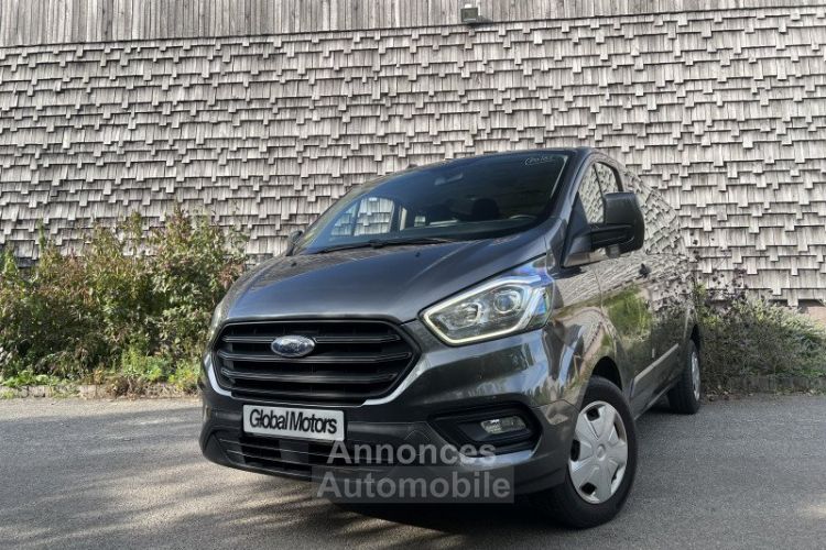 Ford Transit 2T KOMBI T330 L2H2 2.0 MICRO-HYBRIDE 130CH  / RADAR DE RECUL / RÉGULATEUR DE VITESSE / TV - <small></small> 28.990 € <small>TTC</small> - #1