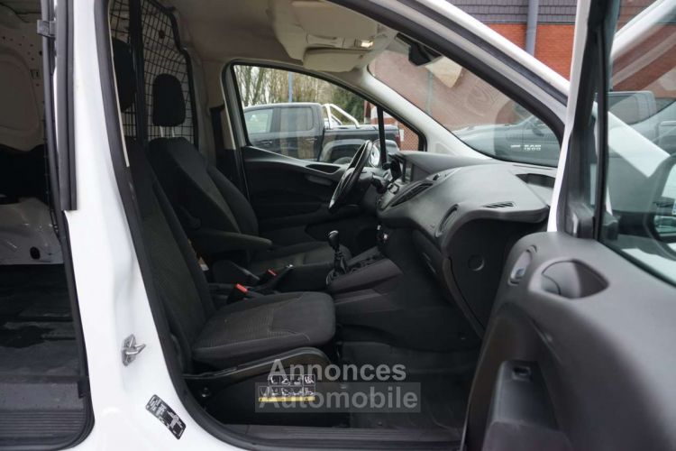 Ford Transit Courier 1.5 TDCI UTILITAIRE 2 PLACES CLIM RADAR EU 6D-TEMP - <small></small> 10.990 € <small>TTC</small> - #12