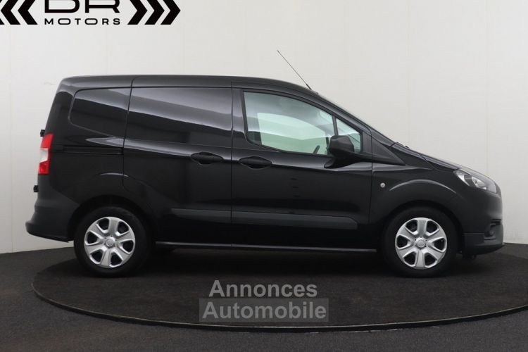 Ford Transit Courier 1.5TDCi TREND LICHTE VRACHT - DAB AIRCO23.251km!! - <small></small> 17.995 € <small>TTC</small> - #9