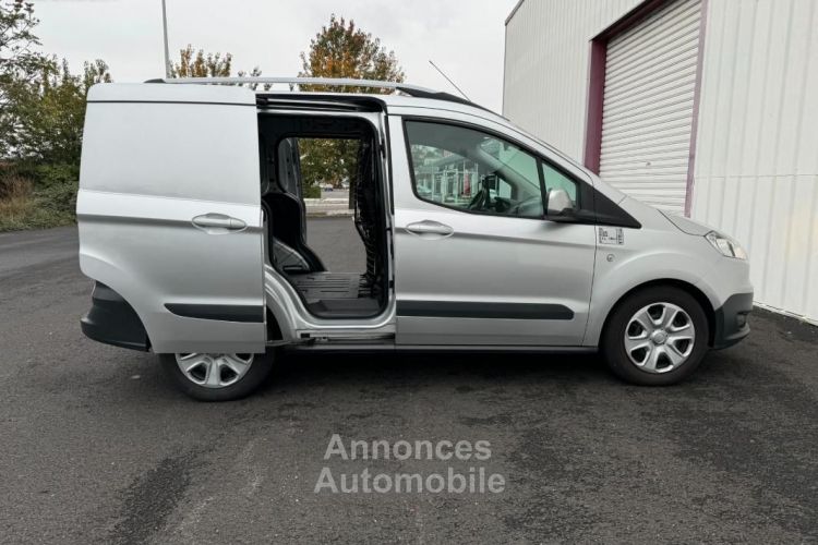 Ford Transit Courier FOURGON 1.0 ECOBOOST 100 TREND DOUBLE PORTE LATERALE - <small></small> 11.590 € <small>TTC</small> - #19