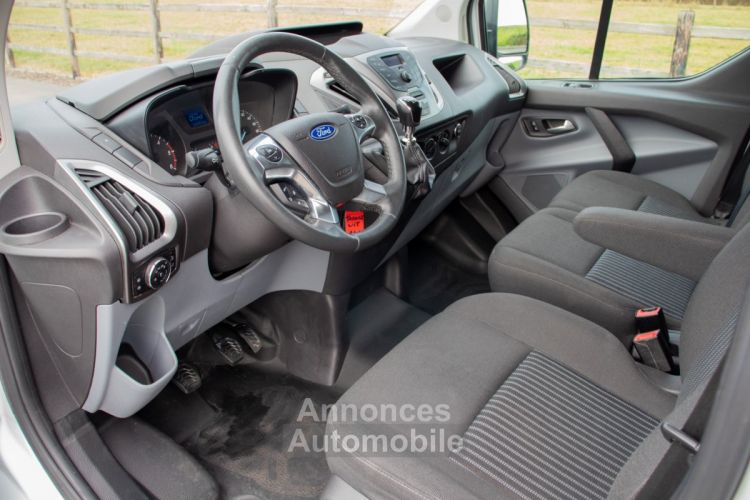 Ford Transit Custom 2.2 TDCi 3pl. - AIRCO - CRUISECONTROL - TREKHAAK - BLUETOOTH - <small></small> 13.999 € <small>TTC</small> - #13