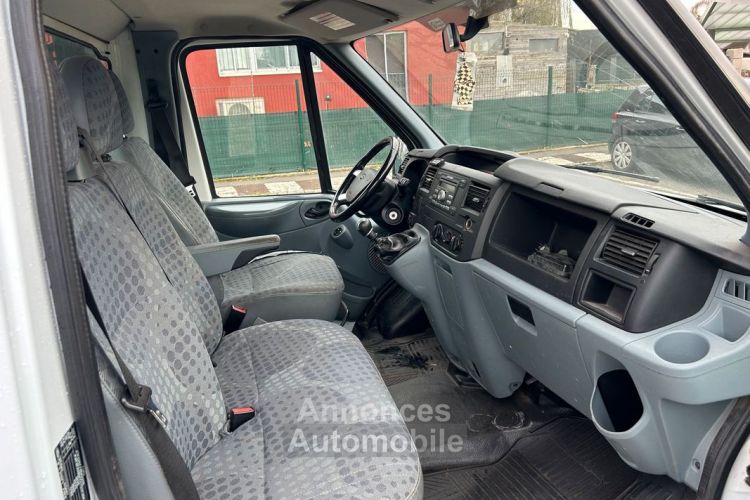 Ford Transit Plateau 2.2 TDCI 100 1ere Main Moteur à chaîne 8990 euros - <small></small> 8.990 € <small>TTC</small> - #3