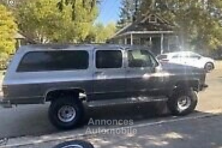 G.M.C Suburban - <small></small> 18.800 € <small>TTC</small> - #8