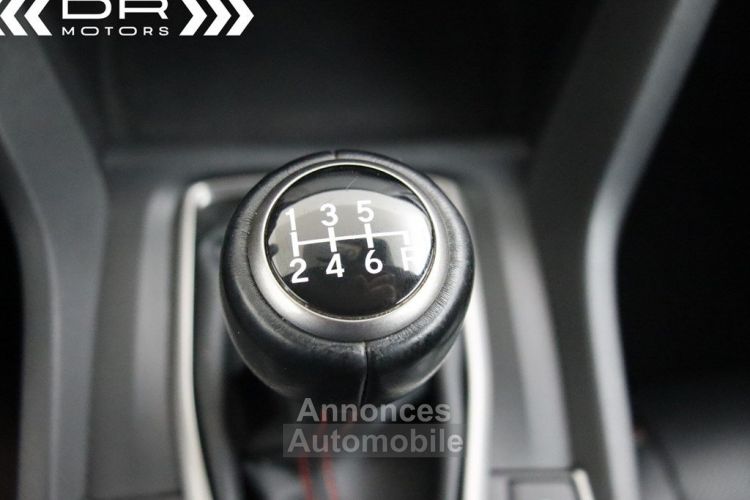 Honda Civic 1.0 BLACK EDITION - NAVI LEDER ADAPTIVE CRUISE DAB MIRROR LINK - <small></small> 18.995 € <small>TTC</small> - #26