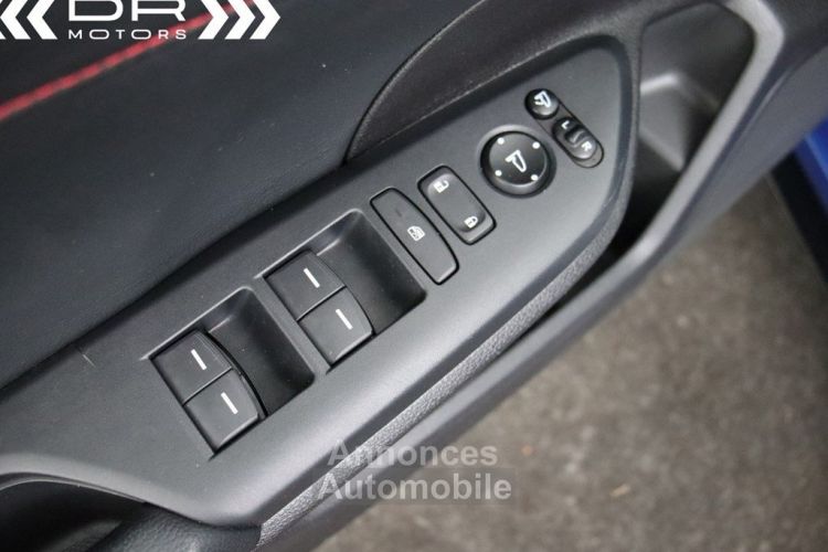 Honda Civic 1.0 BLACK EDITION - NAVI LEDER ADAPTIVE CRUISE DAB MIRROR LINK - <small></small> 18.995 € <small>TTC</small> - #39