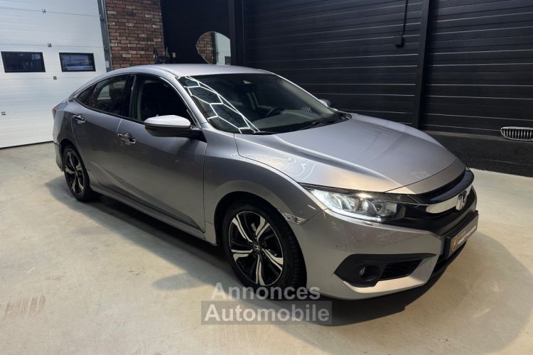 Honda Civic 4 PORTES 2017 1.5 i-VTEC 182 Exclusive CVT ENTRETIEN COMPLET 1ÈRE MAIN - <small></small> 17.990 € <small>TTC</small> - #3