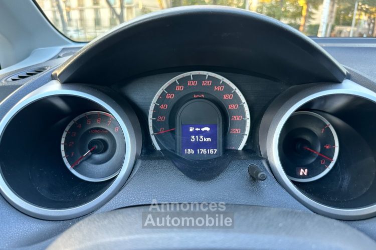 Honda Jazz II 1.4 I-VTEC 99 EXECUTIVE I-SHIFT - <small></small> 6.495 € <small>TTC</small> - #12