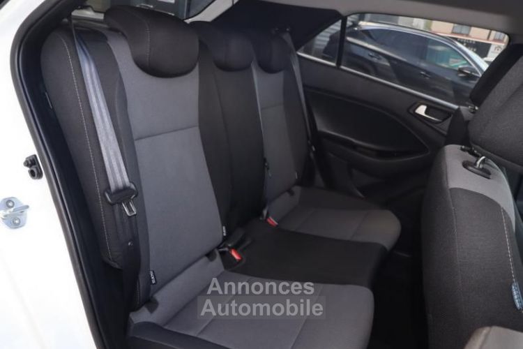 Hyundai i20 1.0 T-GDI 100 CH INTUITIVE + ATTELAGE CARPLAY CAMERA DE RECUL - <small></small> 10.489 € <small>TTC</small> - #20