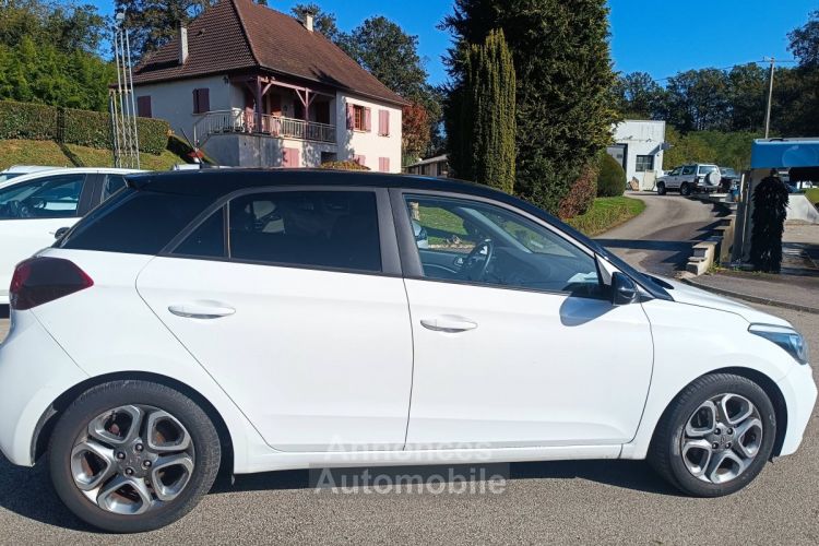 Hyundai i20 100 CH MONDIAL sociéte - <small></small> 9.980 € <small>TTC</small> - #17