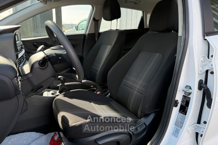 Hyundai i20 1.2 84ch BVM5 Initia 5p S&S 1ère main Française Garantie Constructeur 11-2026 Climatisation Régulateur Bluetooth Feux Auto AFIL USB 2 clés - <small></small> 11.490 € <small>TTC</small> - #4