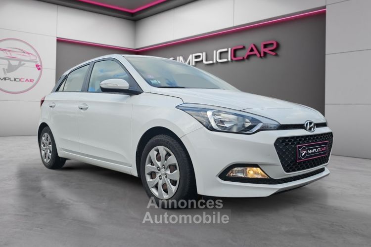 Hyundai i20 1.2 ESSENCE 84CH Intuitive GARANTIE 12 mois Faible consommation - <small></small> 9.689 € <small>TTC</small> - #1