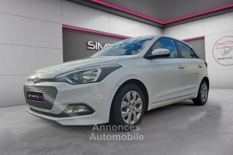 Hyundai i20 1.2 ESSENCE 84CH Intuitive GARANTIE 12 mois Faible consommation - <small></small> 9.689 € <small>TTC</small> - #2