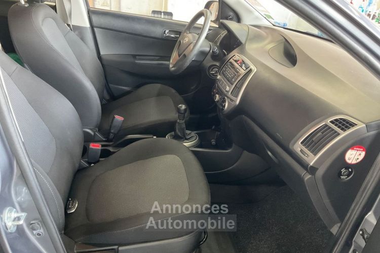 Hyundai i20 1.2 FIFA World Cup Edition - <small></small> 5.800 € <small>TTC</small> - #3