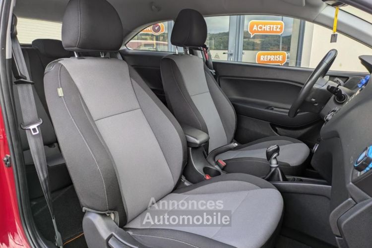 Hyundai i20 1.4 CRDI 90CH INTUITIVE - <small></small> 9.490 € <small>TTC</small> - #13