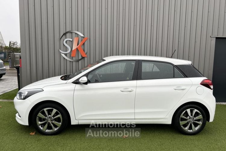 Hyundai i20 EDITION NAVI 1.2 84CH - <small></small> 11.990 € <small>TTC</small> - #2