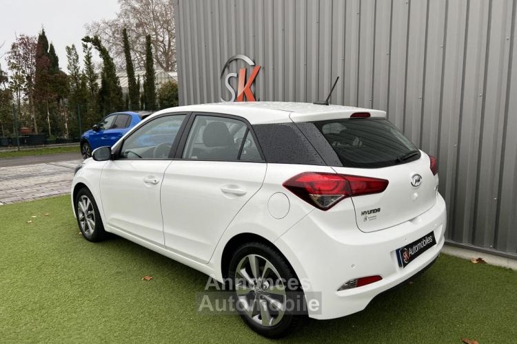 Hyundai i20 EDITION NAVI 1.2 84CH - <small></small> 11.990 € <small>TTC</small> - #3