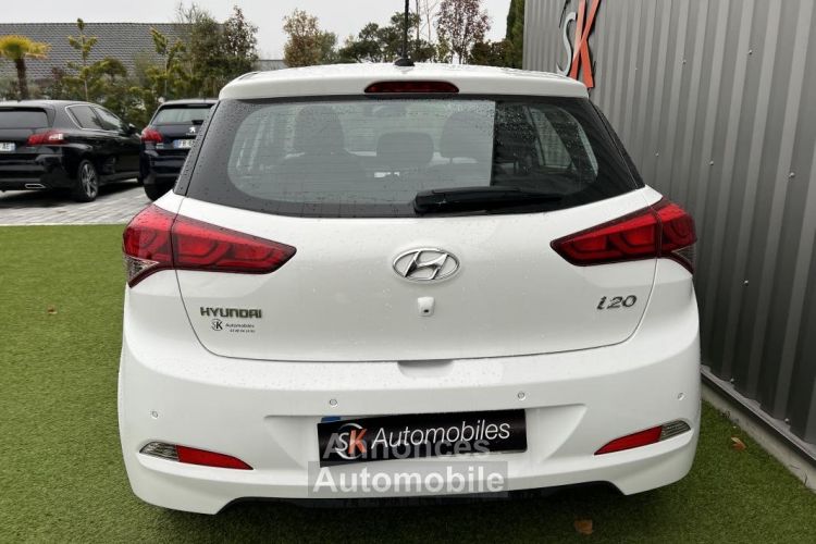 Hyundai i20 EDITION NAVI 1.2 84CH - <small></small> 11.990 € <small>TTC</small> - #4