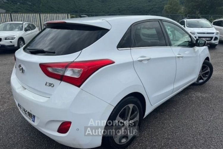 Hyundai i30 1.6 CRDI 110CH BLUE DRIVE UEFA EURO 2016 PLUS 5P - <small></small> 8.490 € <small>TTC</small> - #4