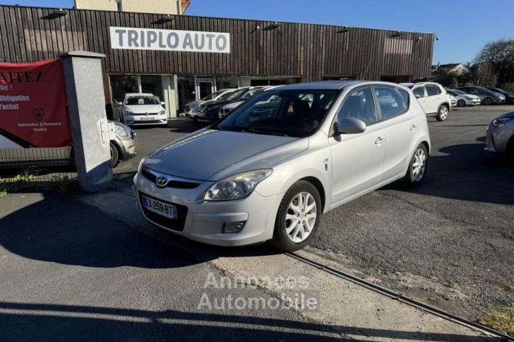 Hyundai i30 1.6 CRDi - 115 Clim + Radar AR + Attelage - <small></small> 5.990 € <small>TTC</small> - #1