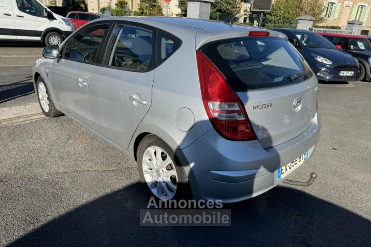 Hyundai i30 1.6 CRDi - 115 Clim + Radar AR + Attelage - <small></small> 5.990 € <small>TTC</small> - #3