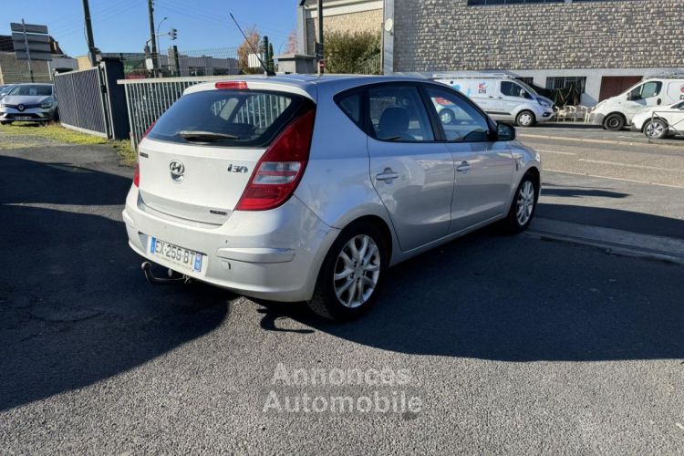 Hyundai i30 1.6 CRDi - 115 Clim + Radar AR + Attelage - <small></small> 5.990 € <small>TTC</small> - #5