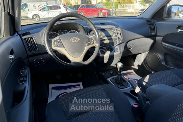 Hyundai i30 1.6 CRDi - 115 Clim + Radar AR + Attelage - <small></small> 5.990 € <small>TTC</small> - #24